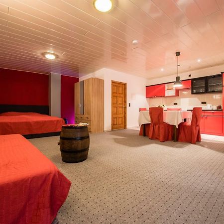 Weinschloesschen Im Weingut Roos Hotell Ilbesheim Exteriör bild