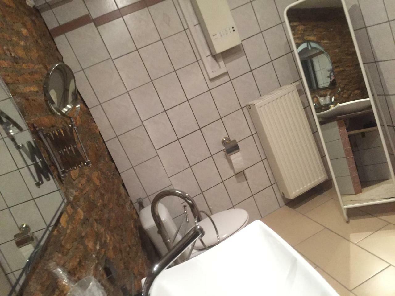 Weinschloesschen Im Weingut Roos Hotell Ilbesheim Exteriör bild